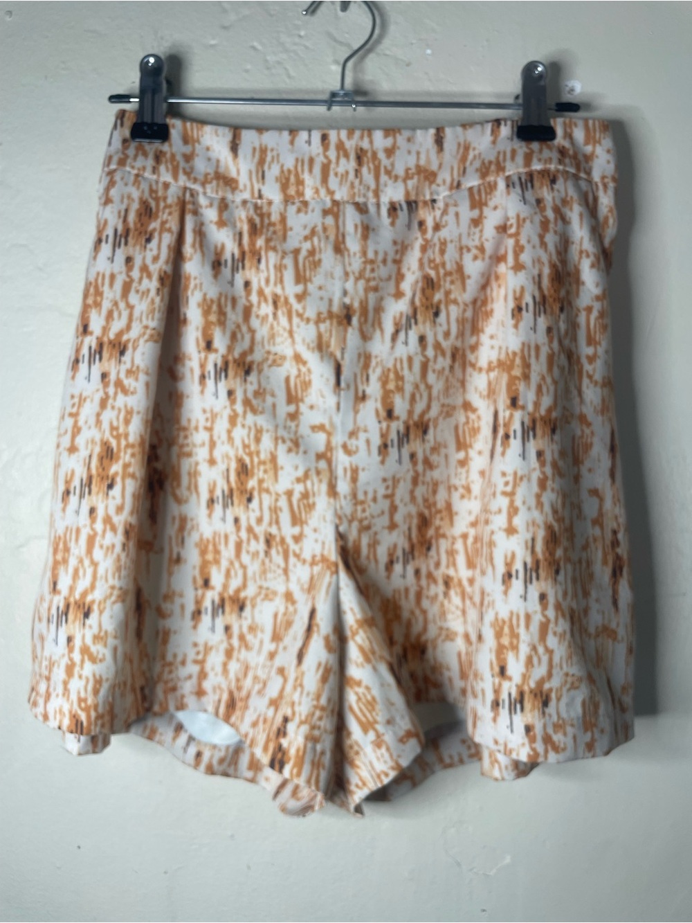 Chicways Women’s Abstract Print Pull On Elastic Waist Shorts Sz M White Tan